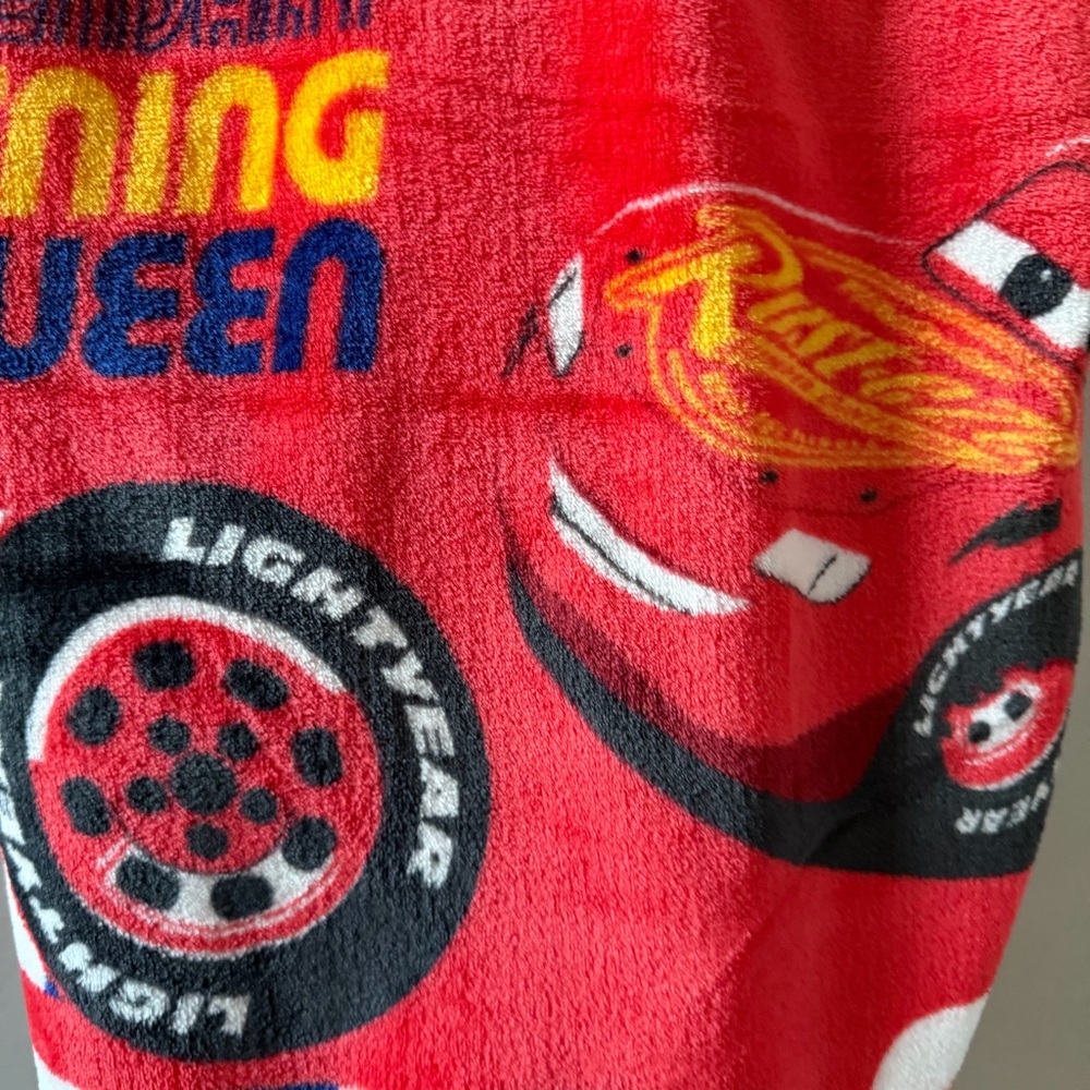 Disney Cars Blanket NEW Plush Fleece Throw Pixar Lightning McQueen Gift Race 95 - Picture 4 of 5